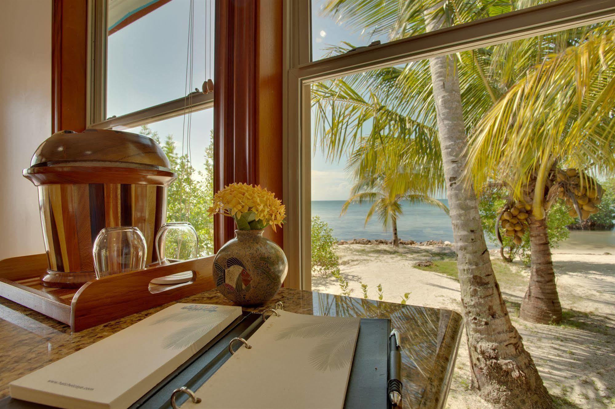 Hatchet Caye Island Resort (Adults Only) Placencia Zewnętrze zdjęcie